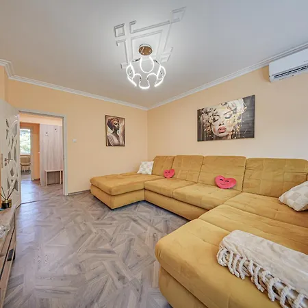 Apartment Oranssi Sunset - Free Parking *