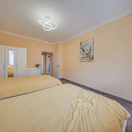 Oranssi Sunset - Free Parking