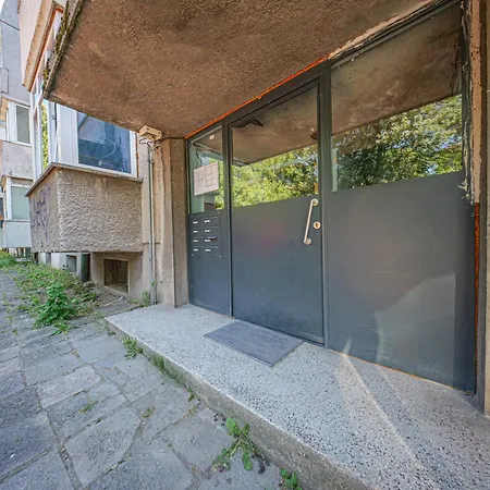 Oranssi Sunset - Free Parking Sófia