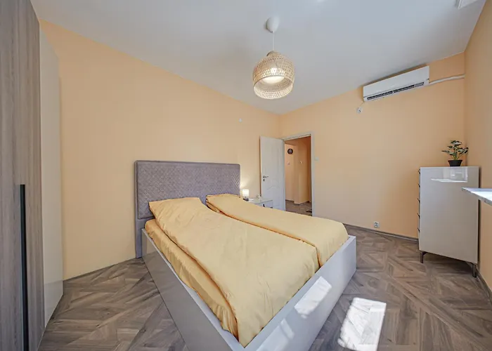 Apartamento Oranssi Sunset - Free Parking Sófia