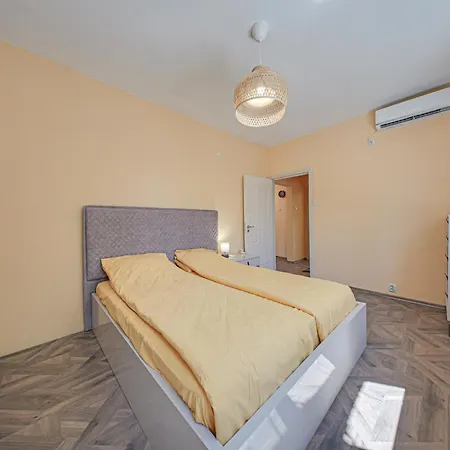 Apartment Oranssi Sunset - Free Parking Sofia